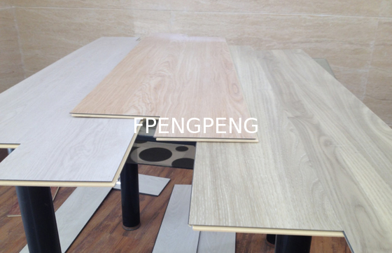 suelo de PVC homogéneo piso de PVC impermeable piso de vinilo revestimiento UV revestimiento de vinilo suelo de tablón azulejos antiestáticos