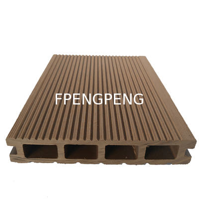 Deck de madera compuesta resistente al fuego con protección UV