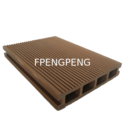 Deck de madera compuesta resistente al fuego con protección UV