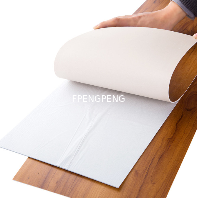 Suelos autoadhesivos de PVC actualice su negocio con suelos de PVC duraderos y elegantes a precios competitivos