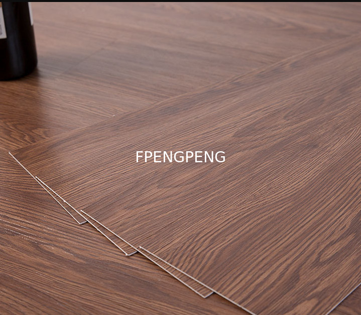 Autoadhesivo de espalda seca de mármol marrón PVC Lvt piso antideslizante, resistente a la humedad PVC piso