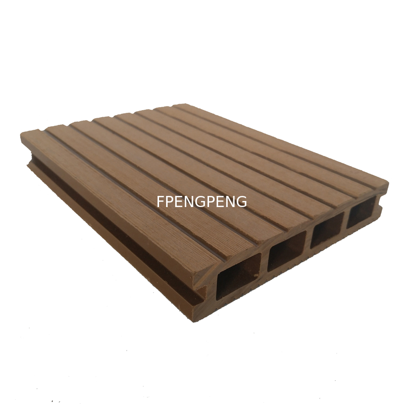 Deck de madera compuesta resistente al fuego con protección UV
